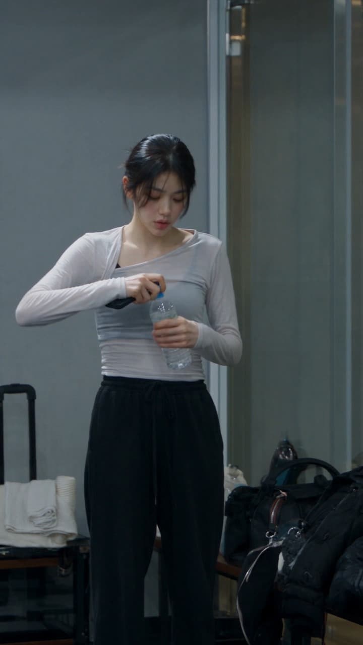 보통의 날들. she.shouldnt.know Instagram post preview